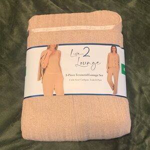 3 - Piece Textured Lounge Set